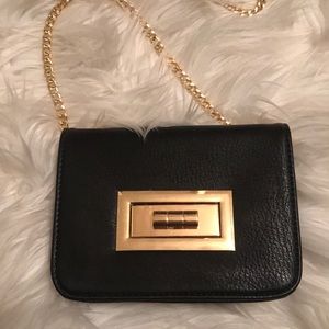 Black and gold FREE PEOPLE crossbody bag ❤️❤️❤️